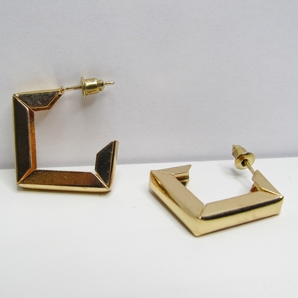 .5” Cube Gold Earrings Minimalist Trendy Earring Set - Picture 5 of 9